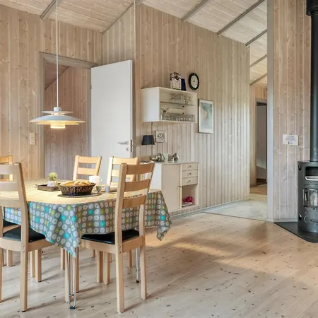 Сasa de vacaciones Vivan - 3-8km From The Sea By Interhome